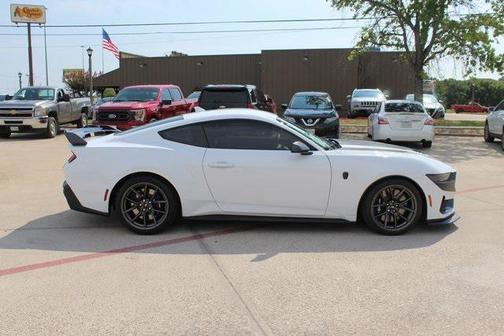 2024 Ford Mustang Dark Horse