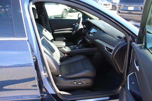 2022 Cadillac XT4 Premium Luxury