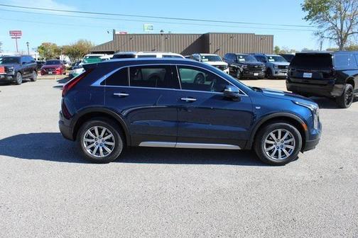 2022 Cadillac XT4 Premium Luxury