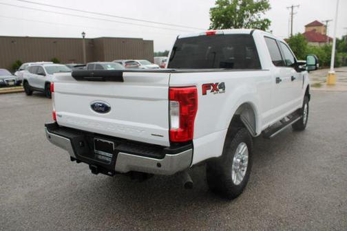Oxford White 2017 Ford F-250 XLT