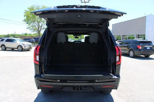 Agate Black Metallic 2026 Ford Expedition Tremor