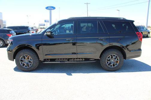 Agate Black Metallic 2026 Ford Expedition Tremor