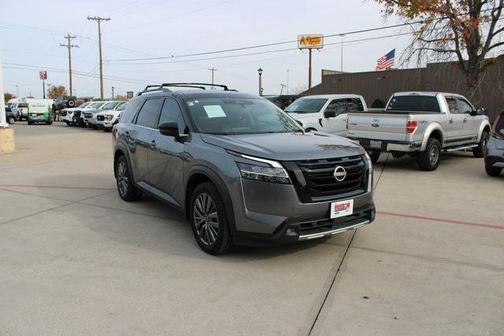 2023 Nissan Pathfinder SL FWD