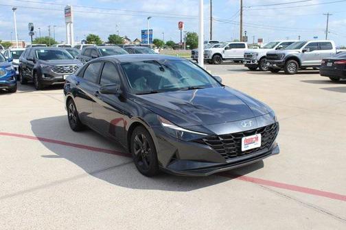 2021 Hyundai ELANTRA SEL