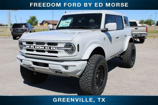 Avalanche Gray 2026 Ford Bronco Outer Banks