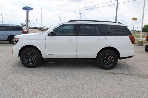 Star White Metallic Tri-Coat 2026 Ford Expedition Tremor