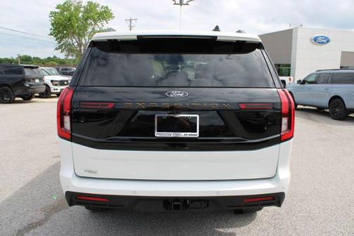 Star White Metallic Tri-Coat 2026 Ford Expedition Tremor