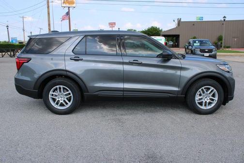 Carbonized Gray Metallic 2026 Ford Explorer Active