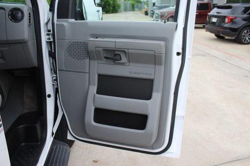 2014 Ford E350 Super Duty XLT