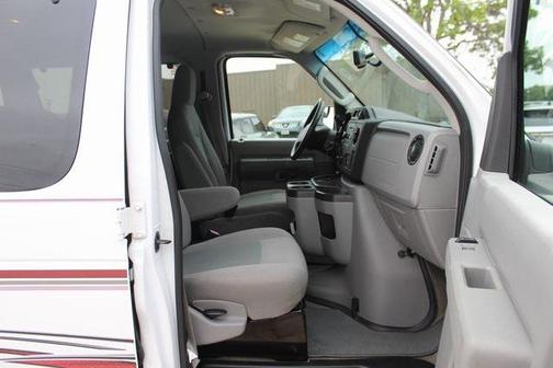 2014 Ford E350 Super Duty XLT