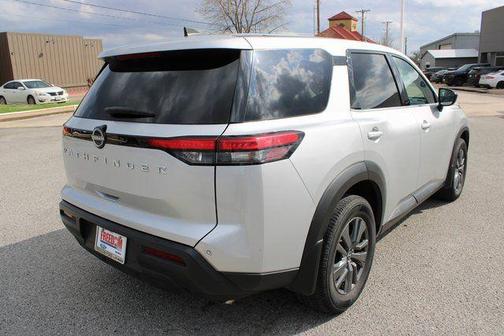 2023 Nissan Pathfinder S FWD