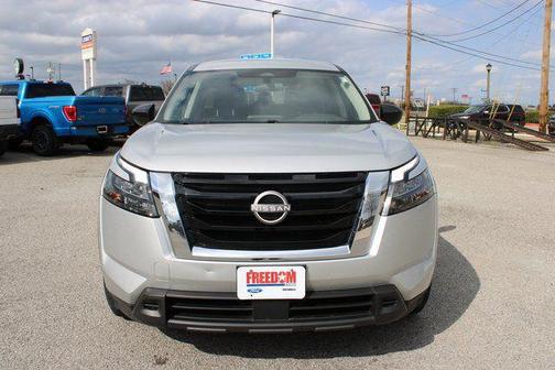 2023 Nissan Pathfinder S FWD