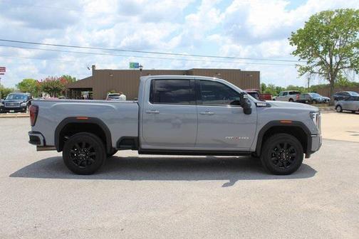 2024 GMC Sierra 2500 AT4