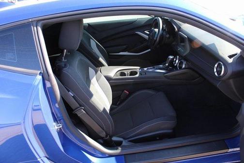 2022 Chevrolet Camaro RWD Coupe LT1