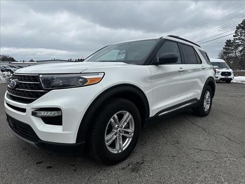 Oxford White 2023 Ford Explorer XLT