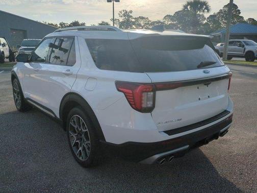 White Metallic 2025 Ford Explorer Platinum