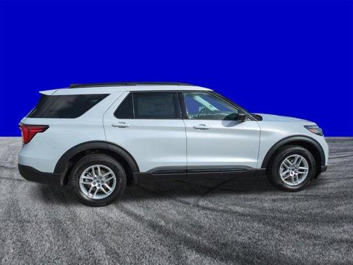 Star White 2026 Ford Explorer Active