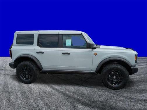 Avalanche Gray 2026 Ford Bronco Badlands