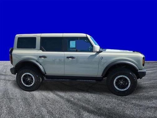 Desert Sand 2026 Ford Bronco Outer Banks