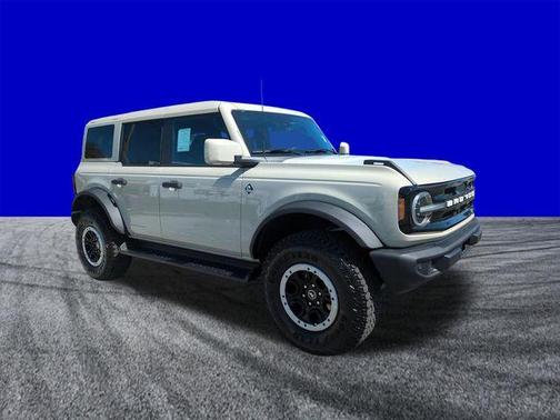 Desert Sand 2026 Ford Bronco Outer Banks