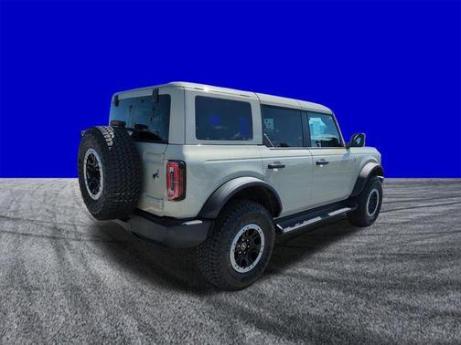 Desert Sand 2026 Ford Bronco Outer Banks