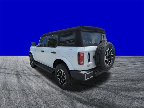 Oxford White 2026 Ford Bronco Outer Banks