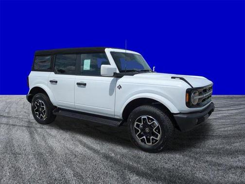 Oxford White 2026 Ford Bronco Outer Banks