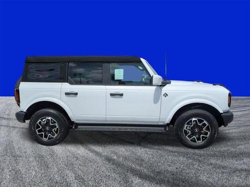 Oxford White 2026 Ford Bronco Outer Banks