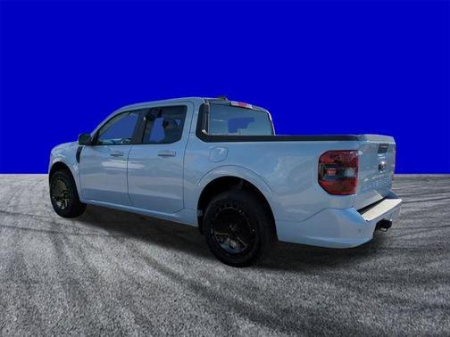 Space White Metallic 2026 Ford Maverick Lobo Standard