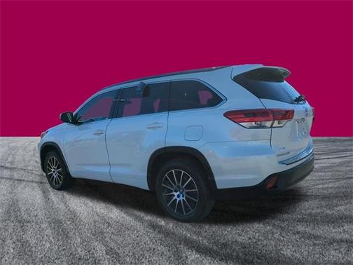 2017 Toyota Highlander SE