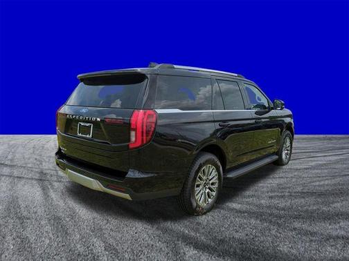 Agate Black Metallic 2026 Ford Expedition Platinum