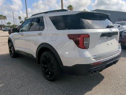 White Metallic 2023 Ford Explorer ST