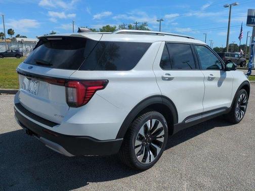 Star White 2026 Ford Explorer Platinum
