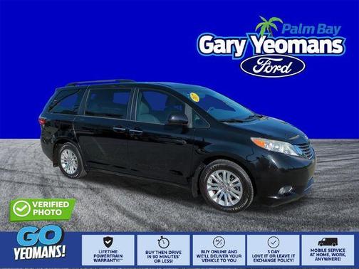 Midnight Black Metallic 2017 Toyota Sienna XLE