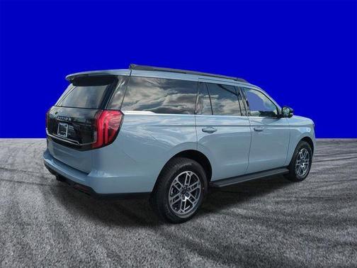 Glacier Gray Metallic 2026 Ford Expedition Active