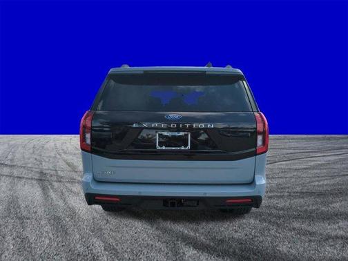 Glacier Gray Metallic 2026 Ford Expedition Active