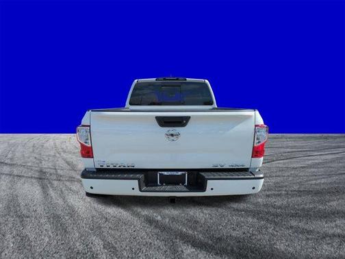 2022 Nissan Titan SV