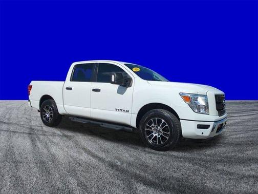 2022 Nissan Titan SV