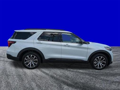 Space White Metallic 2026 Ford Explorer ST-Line