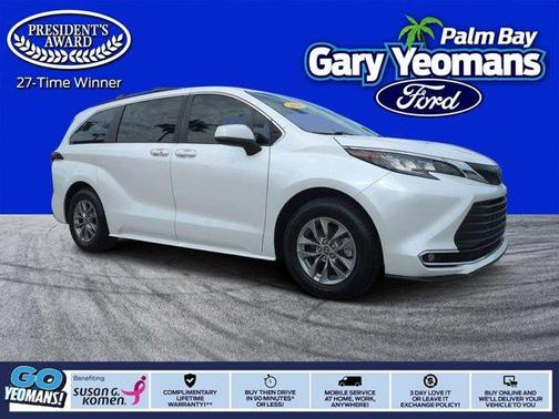 2023 Toyota Sienna XLE