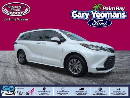 2023 Toyota Sienna XLE