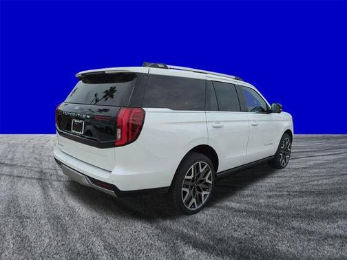 Star White 2026 Ford Expedition Platinum