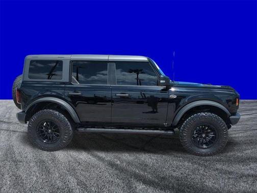 Shadow Black 2023 Ford Bronco Wildtrak