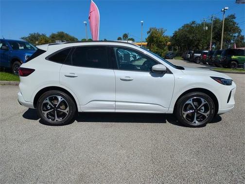 2026 Ford Escape ST-Line Elite