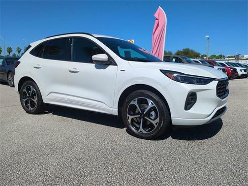 2026 Ford Escape ST-Line Elite