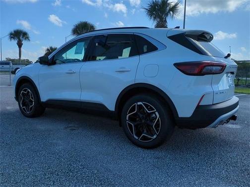 2026 Ford Escape Platinum