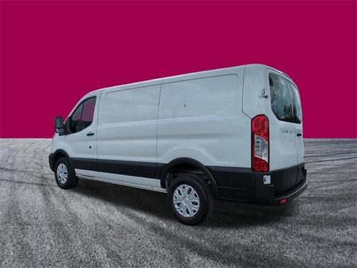 2022 Ford Transit-250 Base