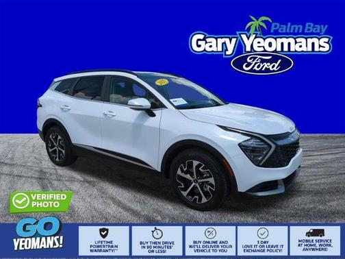 Glacial White Pearl 2025 Kia Sportage EX