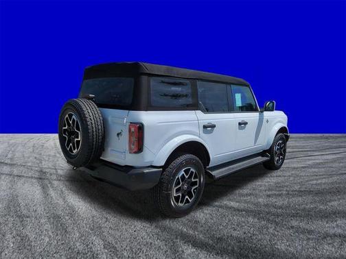 Oxford White 2026 Ford Bronco Outer Banks
