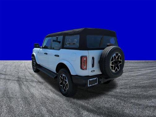 Oxford White 2026 Ford Bronco Outer Banks